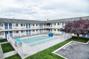 Piscina externa sazonal