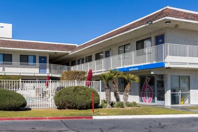 Motel 6 Mojave, CA