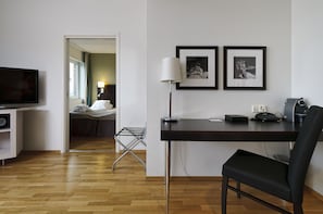 Business-Zimmer, Nichtraucher | Zimmersafe, Schreibtisch, Verdunkelungsvorhänge, Bügeleisen/Bügelbrett