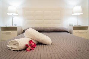 1 bedroom, laptop workspace, iron/ironing board, free cots/infant beds - Corral de los Chícharos (Seville)