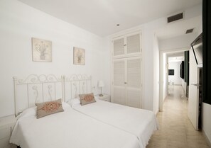 1 bedroom, laptop workspace, iron/ironing board, free cribs/infant beds