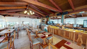 Daily buffet breakfast (EUR 14 per person)