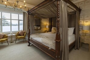 Premium bedding, pillow-top beds, individually decorated - The Riverside (Salisbury)