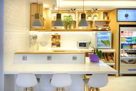 Snack bar. Hilton Garden Inn Malaga