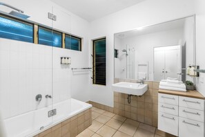 Villa - 3 soveværelser - privat pool - have-område | Badeværelse | Gratis toiletartikler, hårtørrer, håndklæder, Sæbe