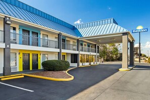Exterior - Days Inn by Wyndham Ocean Springs (Biloxi)