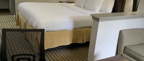 Suite, 1 King-Bett und Schlafsofa | Schreibtisch, laptopgeeigneter Arbeitsplatz, Verdunkelungsvorhänge