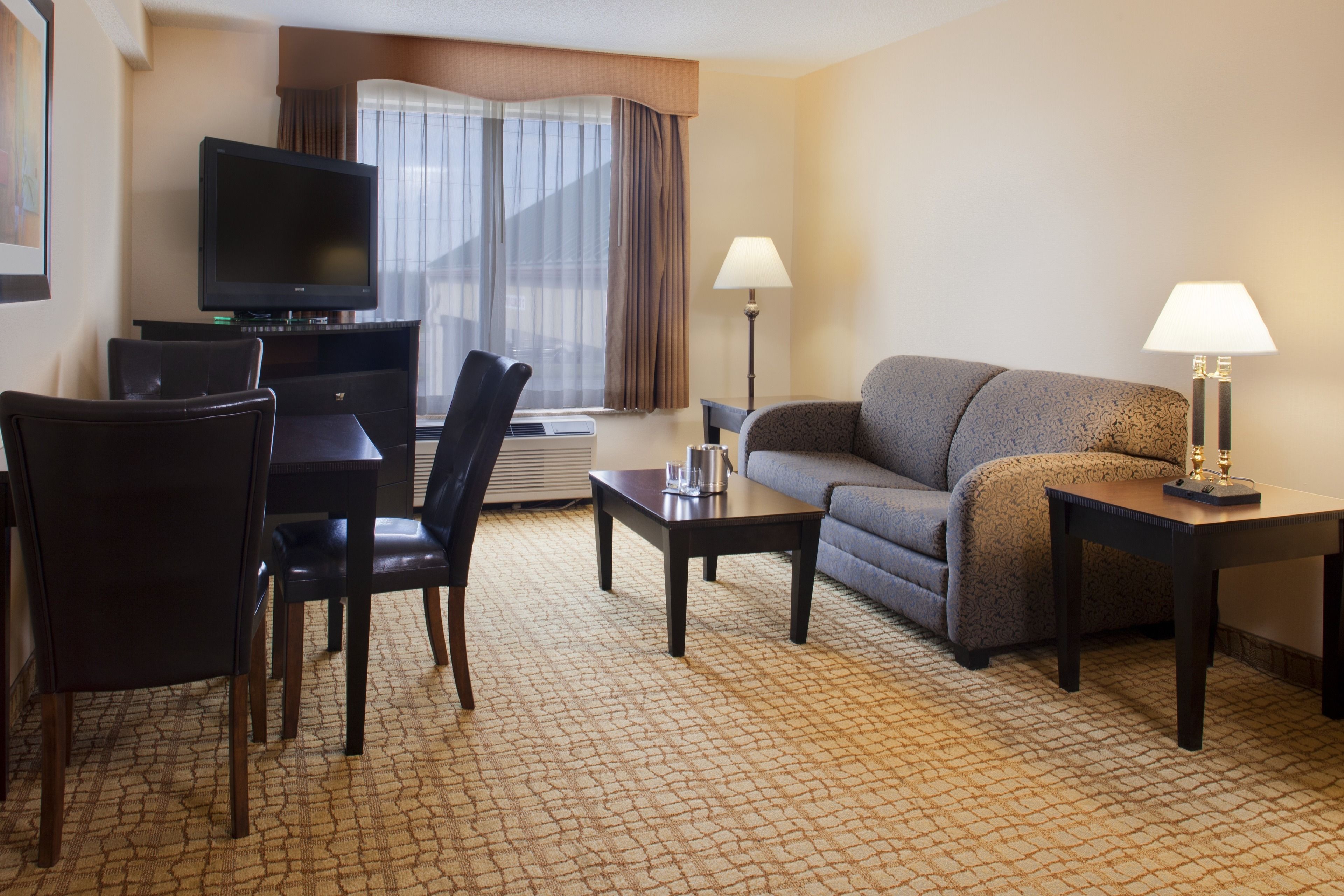 42-inch lcd tv with cable channels, tv