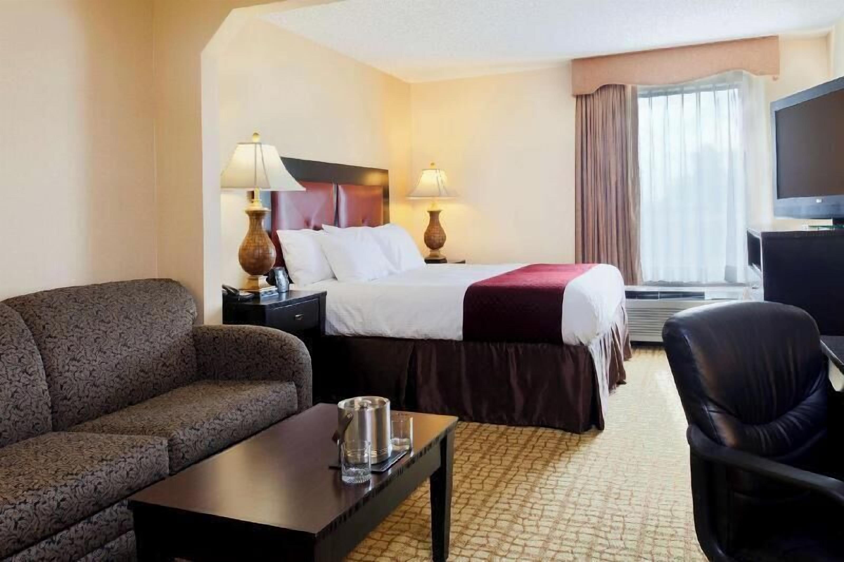 In-room safe, desk, free cots/infant beds, free WiFi