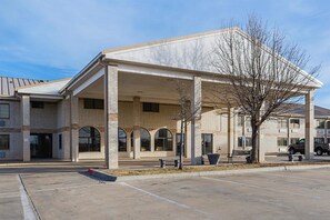 Property entrance - Motel 6 Amarillo, TX (Amarillo)