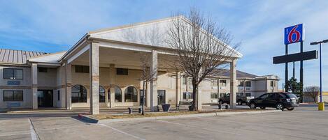 Pintu masuk properti