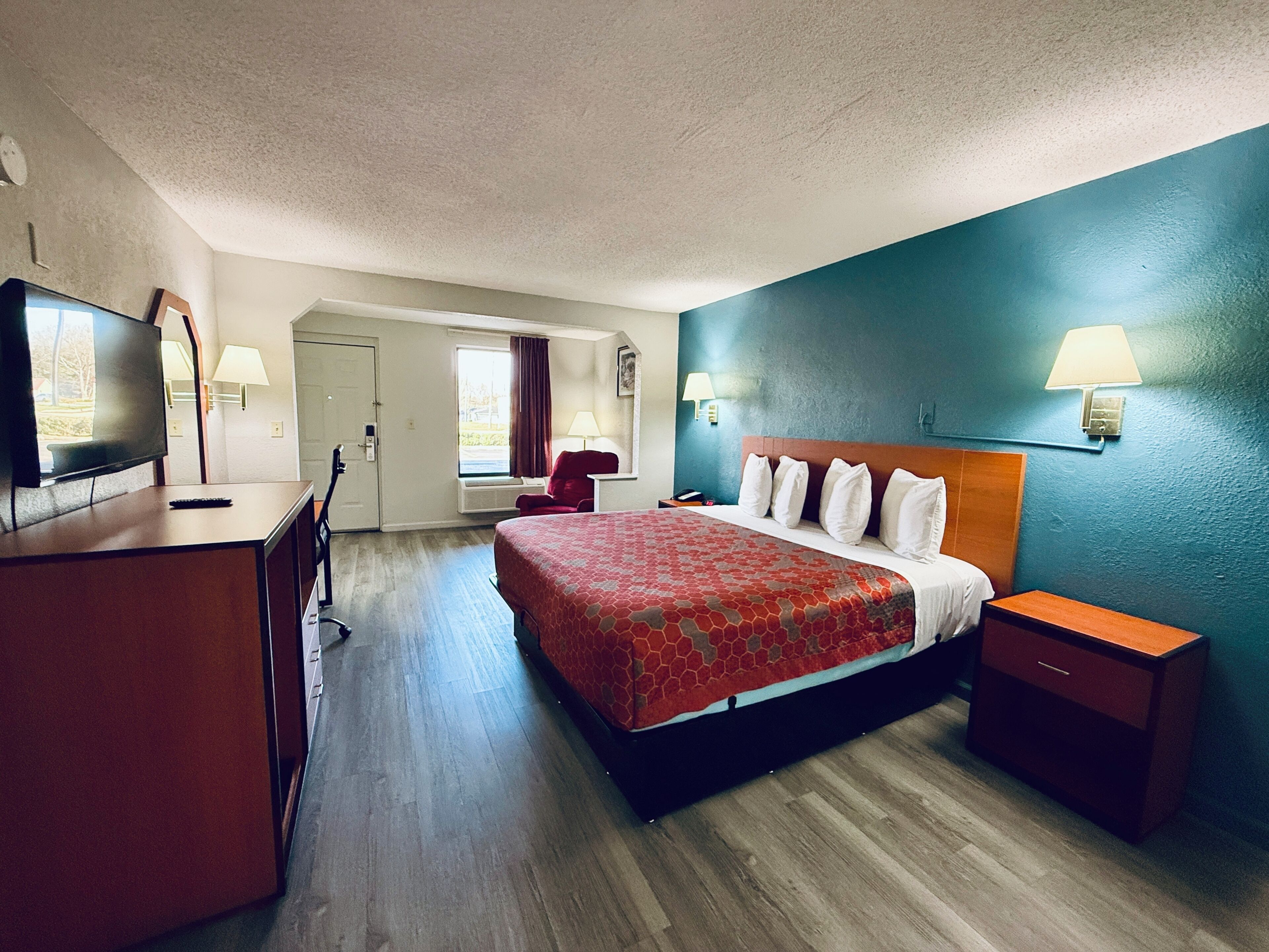 مكتب وواي فاي مجانًا وملاءات أسرّة