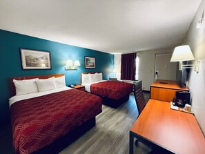 Escritorio, wifi gratis, ropa de cama