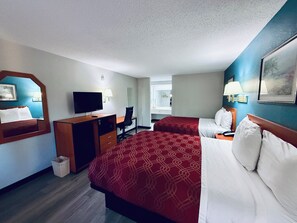Desk, free WiFi, bed sheets - Luxury Inn and Suites (Selma)