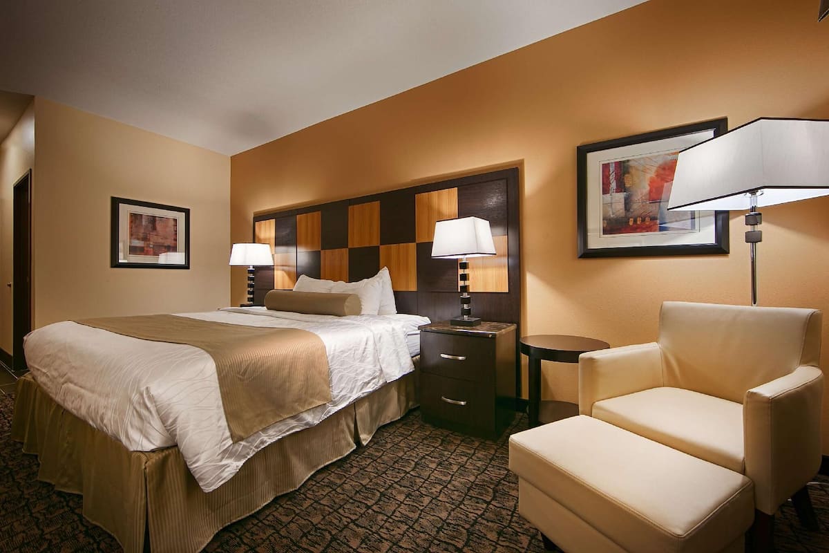 Desk, iron/ironing board, free cribs/infant beds, rollaway beds