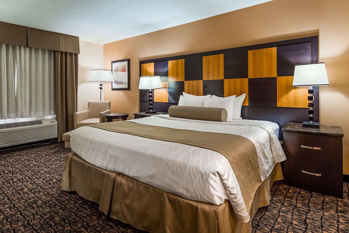 desk, iron/ironing board, free cots/infant beds, rollaway beds