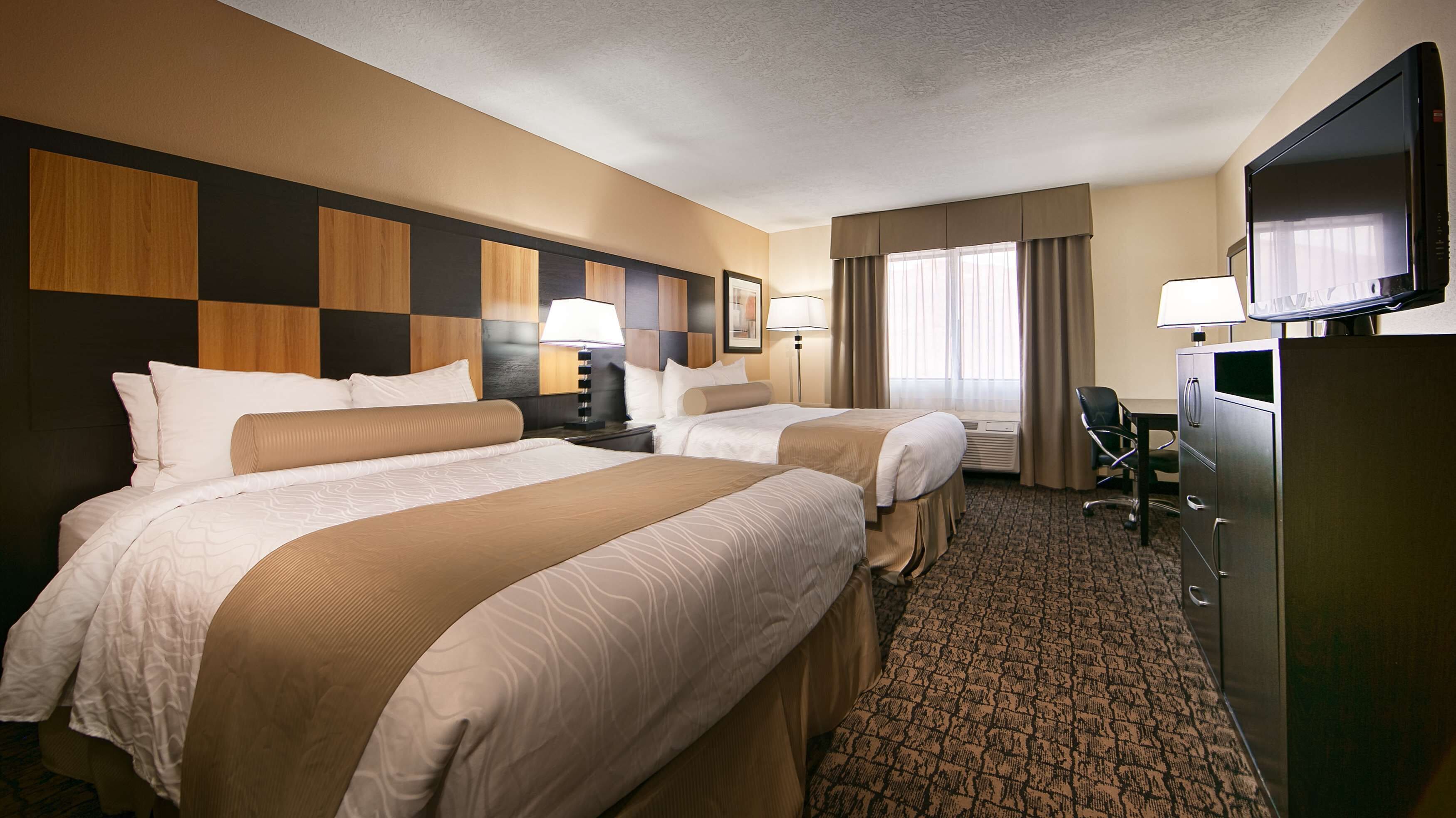 desk, iron/ironing board, free cots/infant beds, rollaway beds