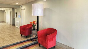 Lobby - Studio 6 Alvin, TX (Alvin)