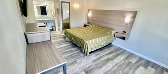 Brentwood Inn & Suites
