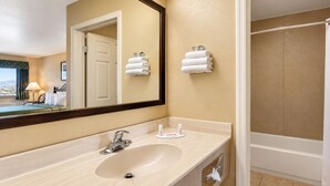Free toiletries, hair dryer, towels - Kingman Inn Route 66 I-40 (Kingman)