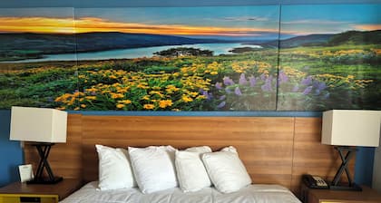 Days Inn & Suites by Wyndham Needles