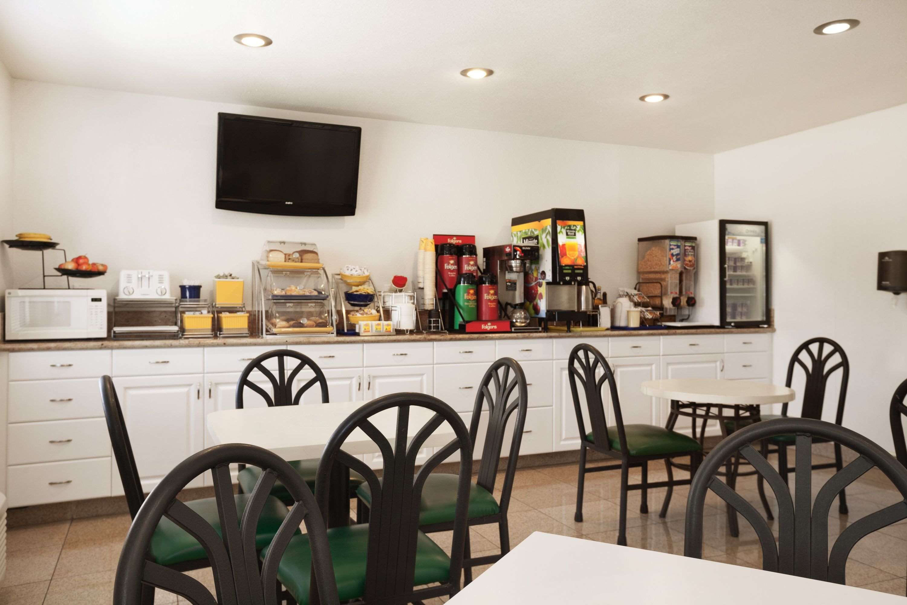 Photo - Days Inn by Wyndham Oceanside