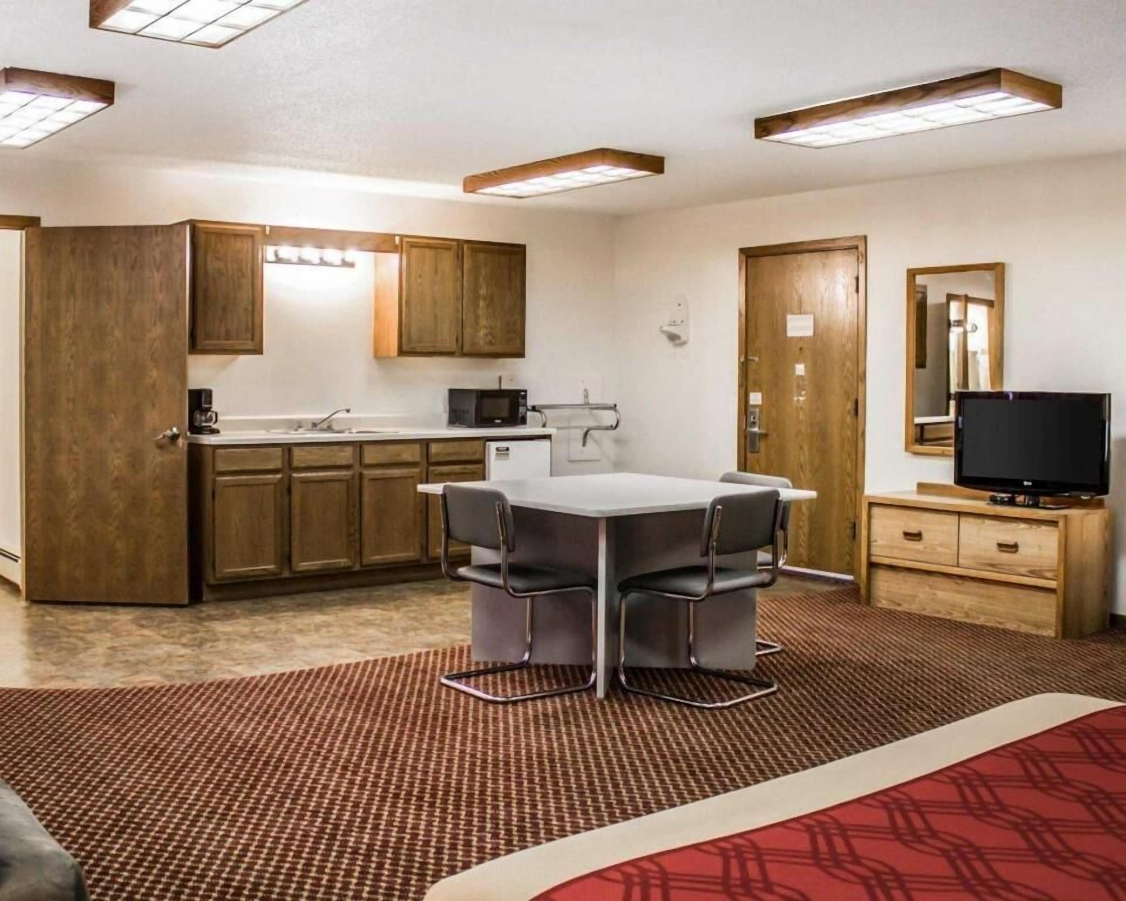 Desk, soundproofing, iron/ironing board, free WiFi
