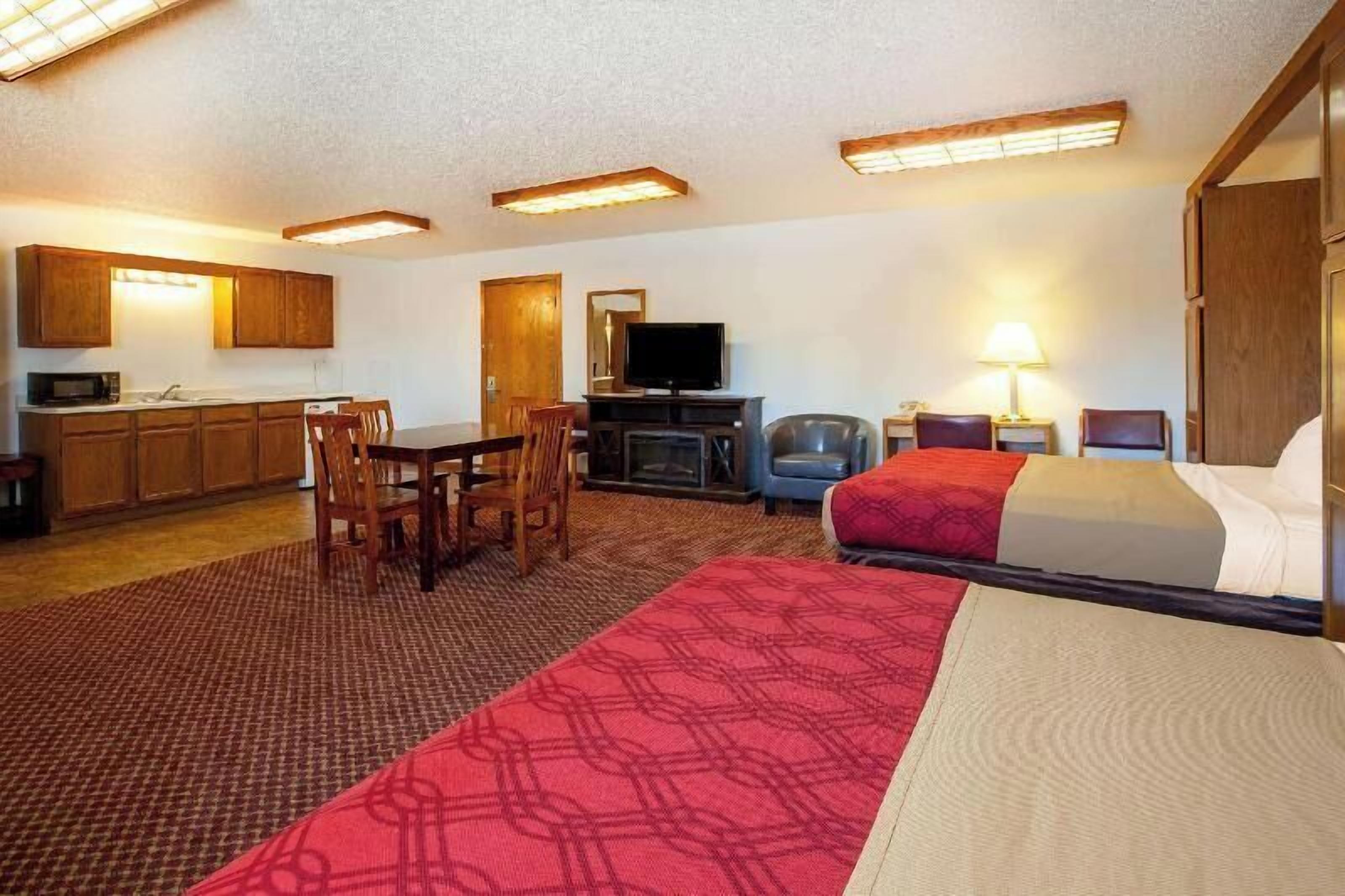 Desk, soundproofing, iron/ironing board, free WiFi
