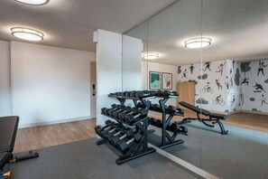 Fitness facility - Sonesta Simply Suites Fort Worth (Fort Worth)