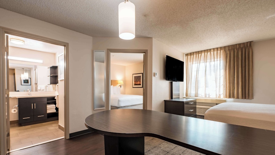 Sonesta Simply Suites Fort Worth