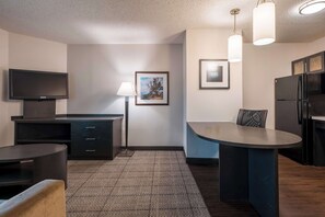 Desk, laptop workspace, iron/ironing board, free WiFi