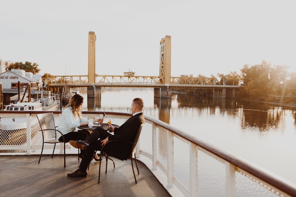 Delta King Hotel by null