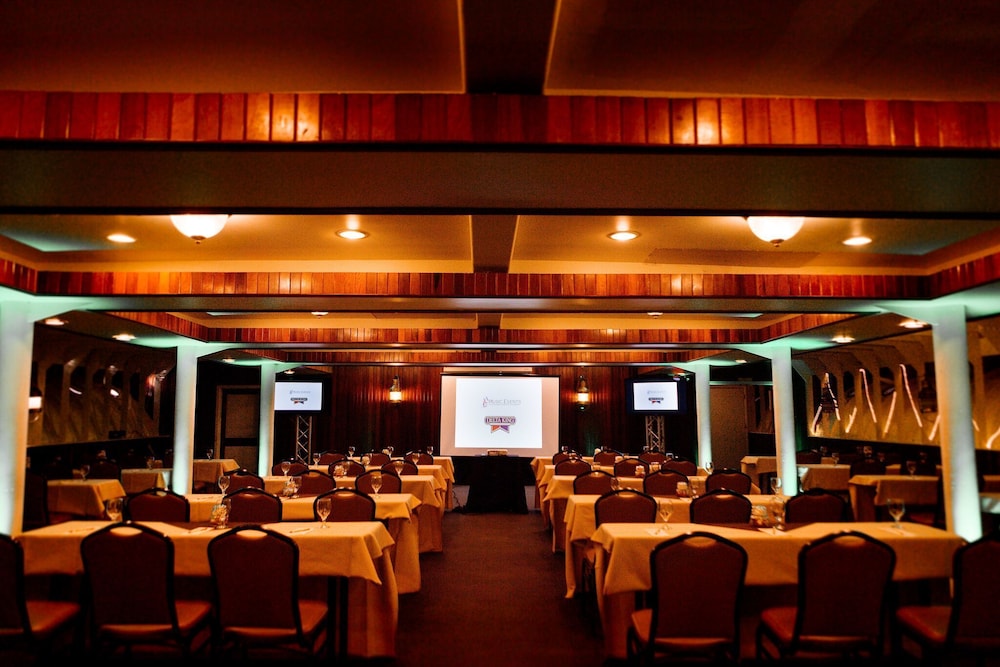 Delta King Hotel photo 8