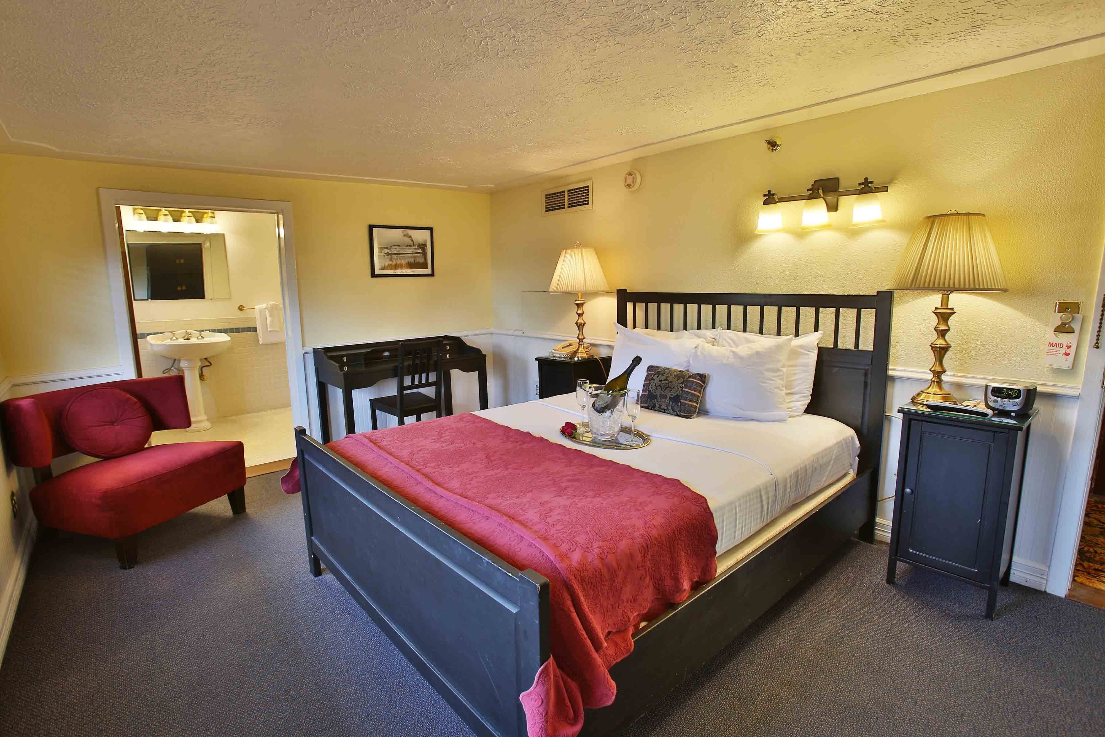 Photo - Delta King Hotel