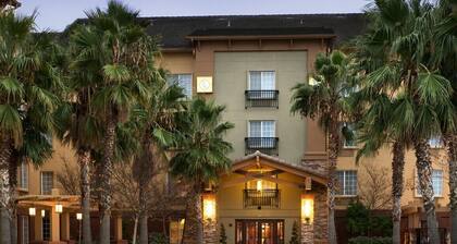 Larkspur Landing Extended Stay Suites Sacramento