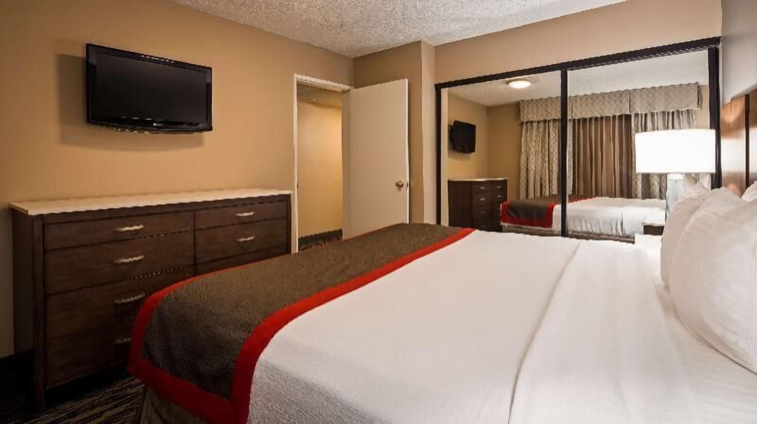 In-room safe, desk, iron/ironing board, free cots/infant beds