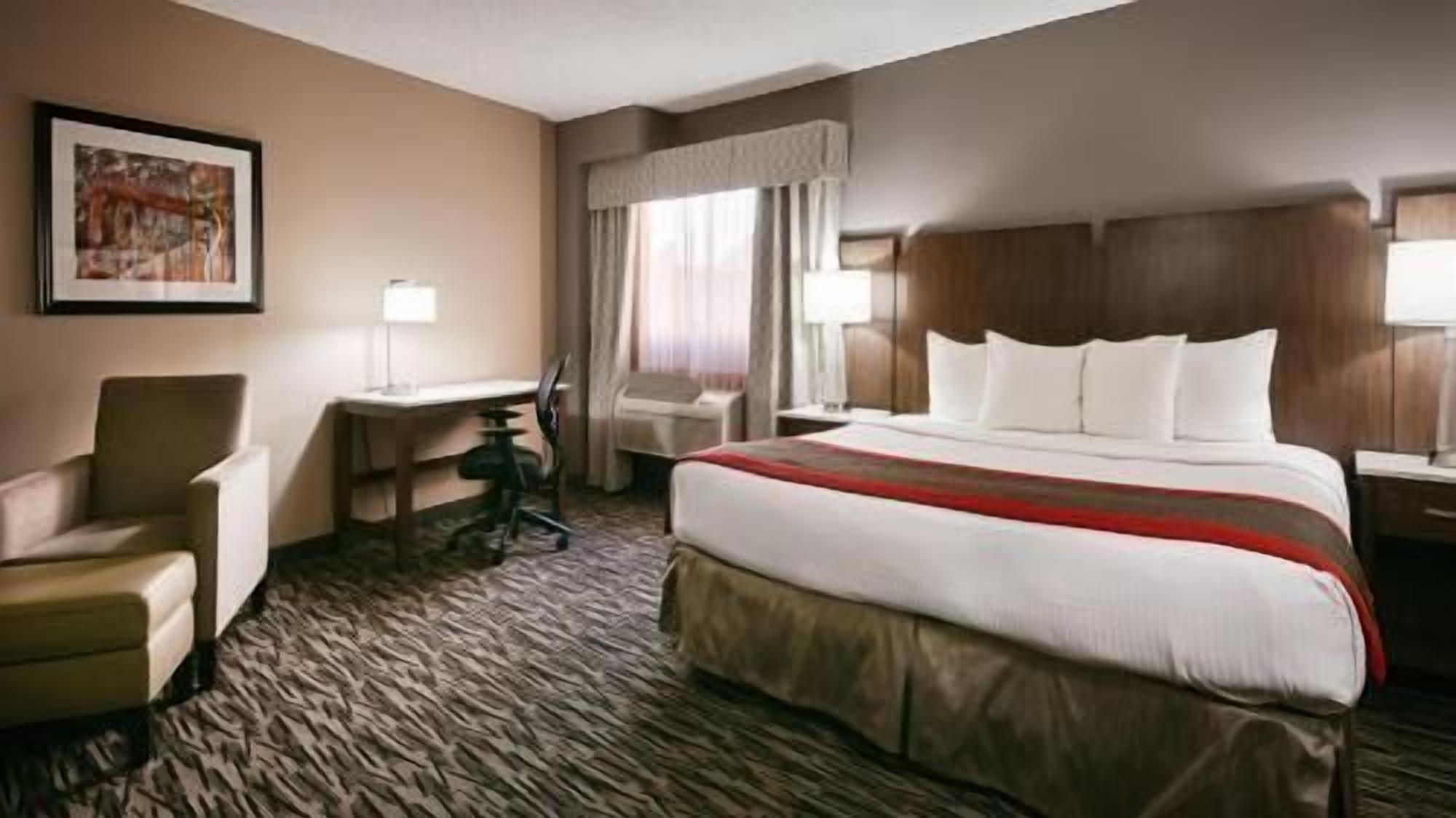 In-room safe, desk, iron/ironing board, free cots/infant beds