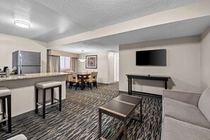 Suite, 1 King Bed, Non Smoking, Kitchen (with Sofabed, Full Kitchen) | In-room safe, desk, iron/ironing board, free cribs/infant beds - Best Western Los Alamitos Inn & Suites (Los Alamitos)