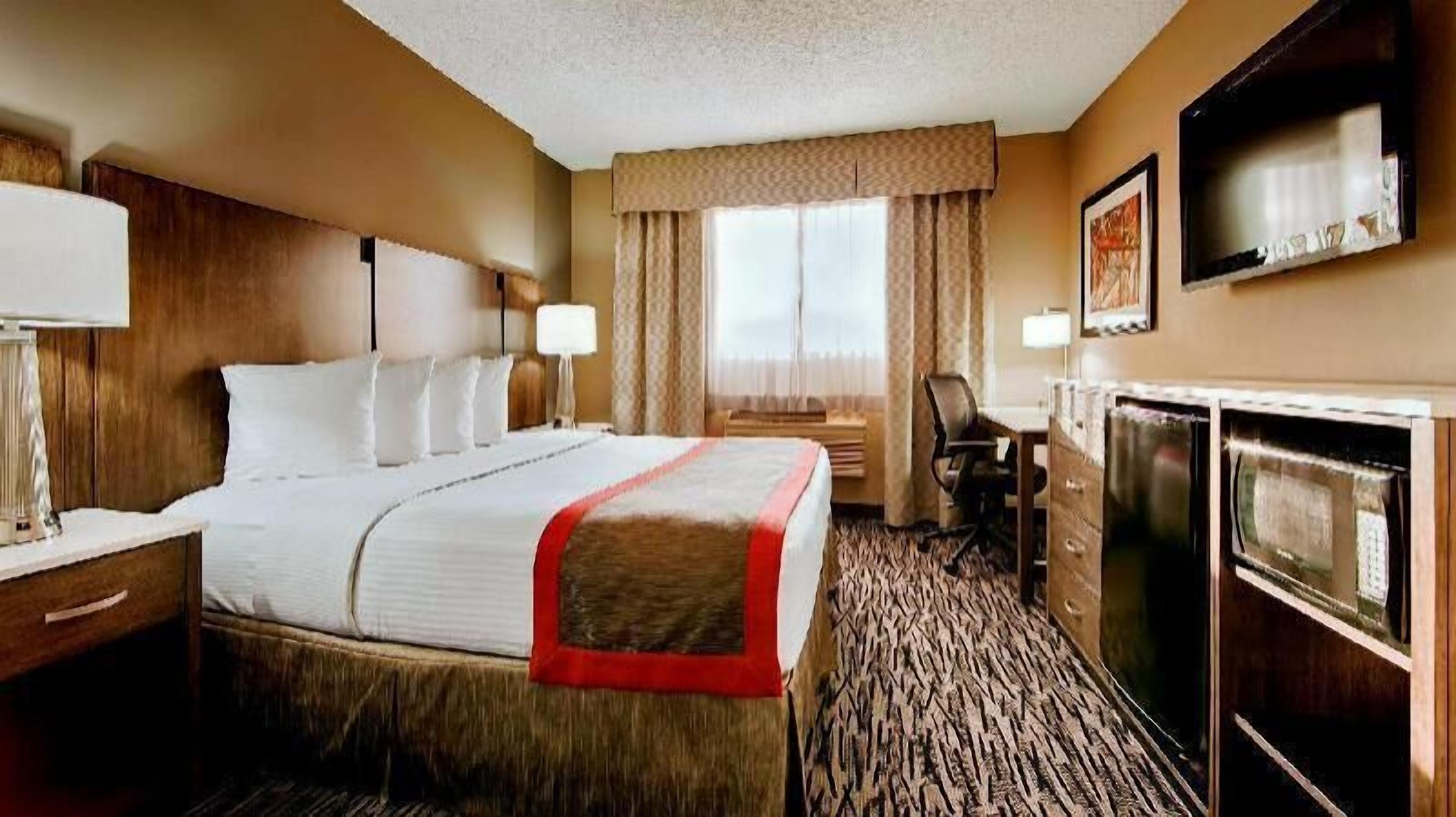 In-room safe, desk, iron/ironing board, free cots/infant beds
