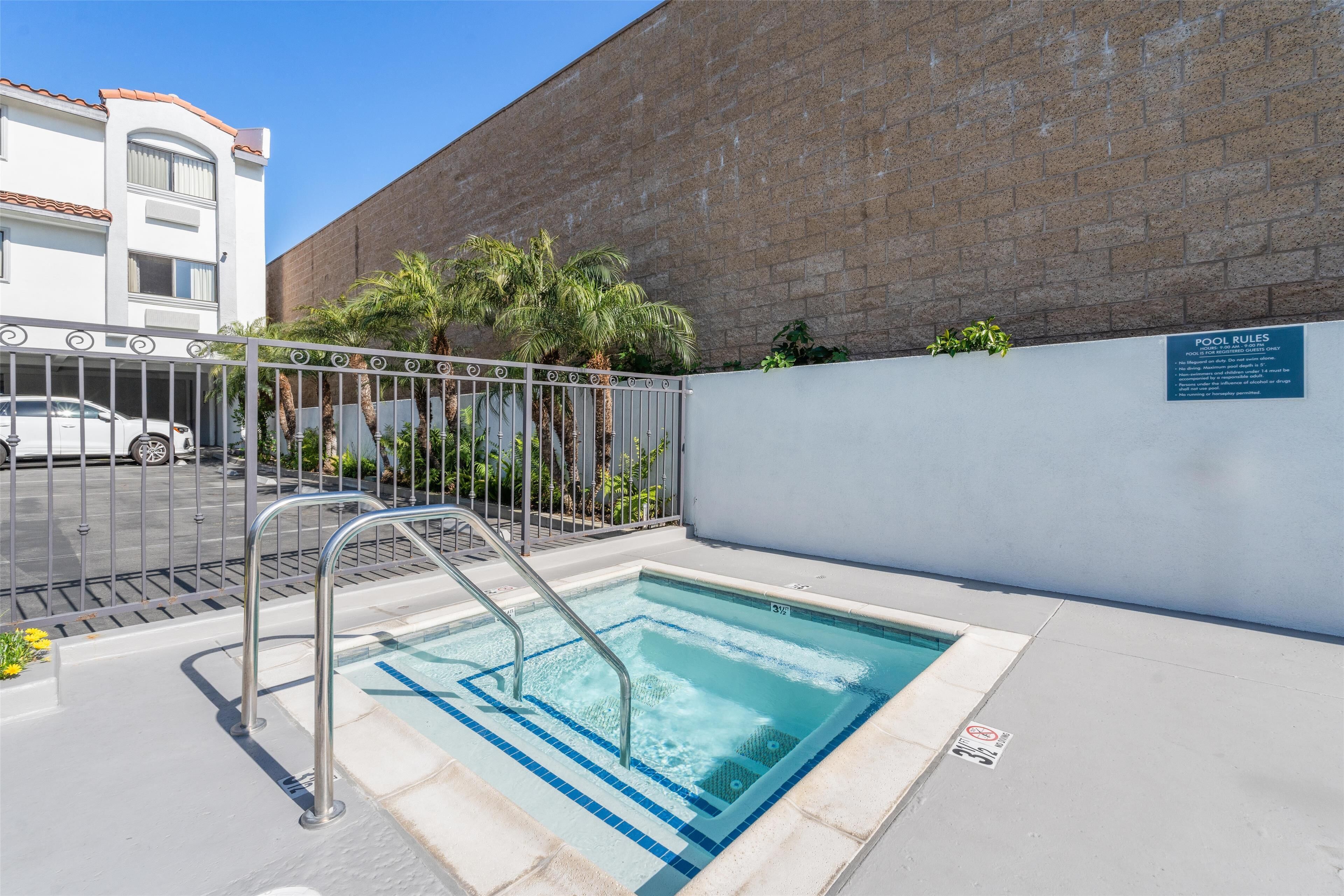 outdoor pool, pool loungers