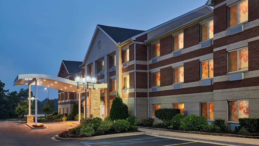 Fairfield Inn & Suites by Marriott Detroit Farmington Hills