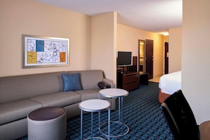 Room, 1 King Bed with Sofa bed, Non Smoking | Living area | TV