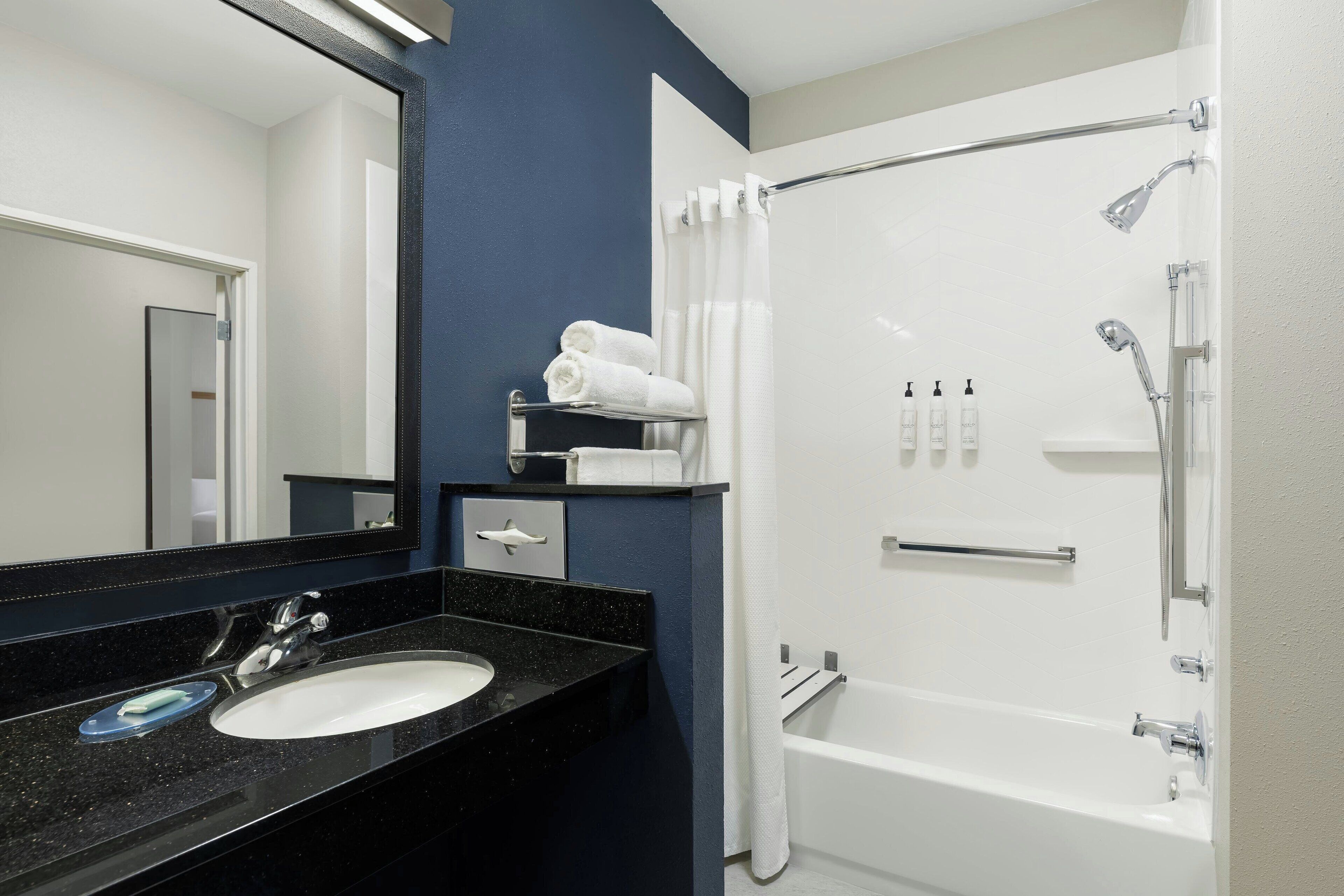 room, 1 king bed | bathroom | free toiletries, hair dryer, towels, soap