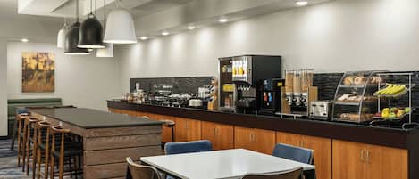 Tägliches inbegriffenes kontinentales Frühstück