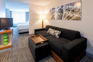 1 Schlafzimmer, Schreibtisch, Bügeleisen/Bügelbrett