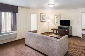 Suite, Multiple Beds, Non Smoking | Iron/ironing board, rollaway beds, free WiFi, bed sheets