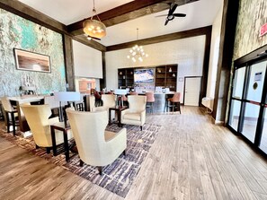 Lobby lounge