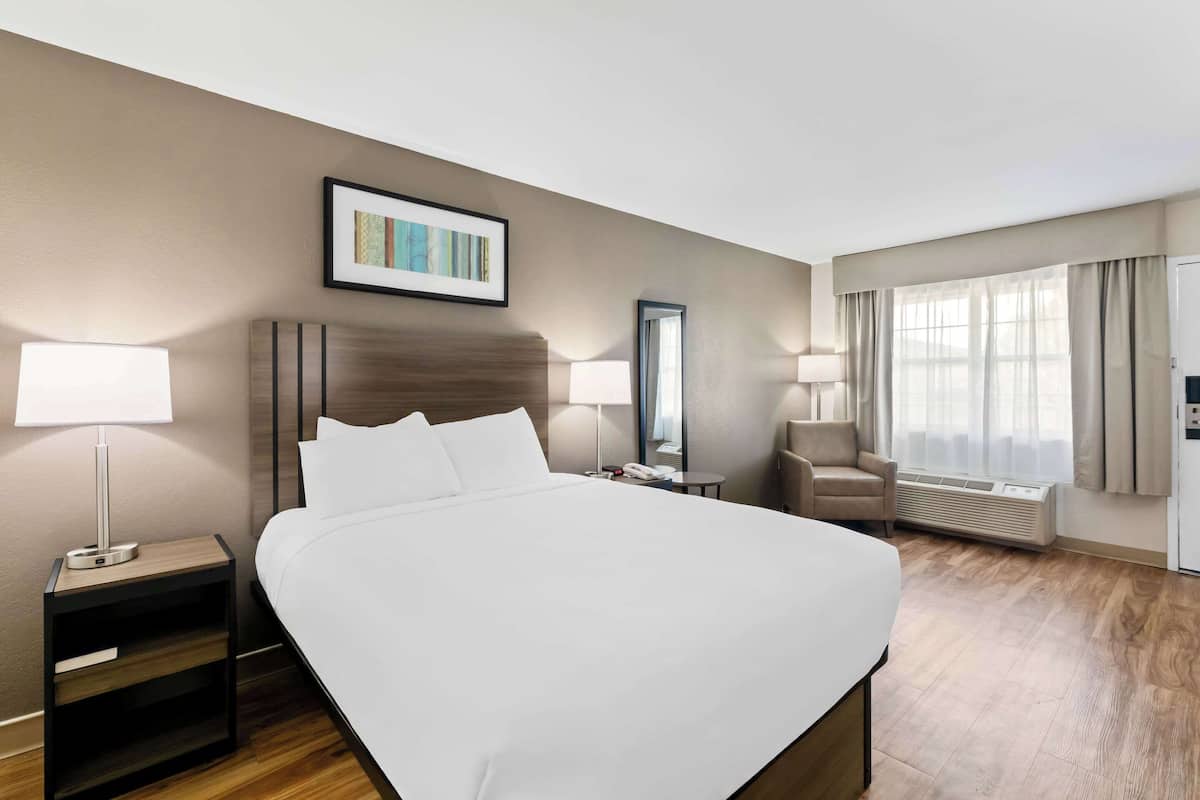 In-room safe, desk, laptop workspace, iron/ironing board