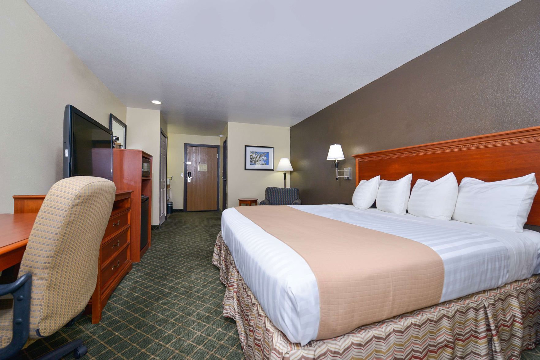 Desk, blackout curtains, iron/ironing board, free WiFi