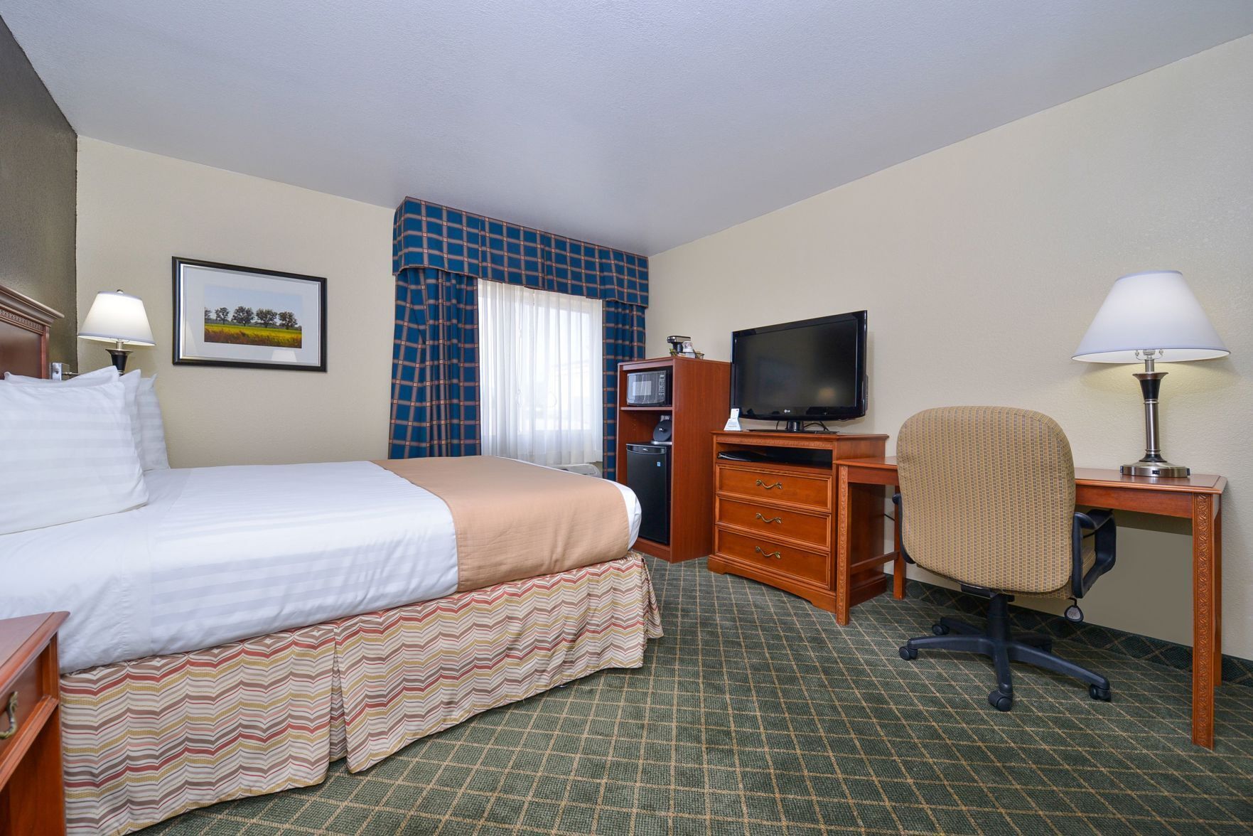 Desk, blackout curtains, iron/ironing board, free WiFi